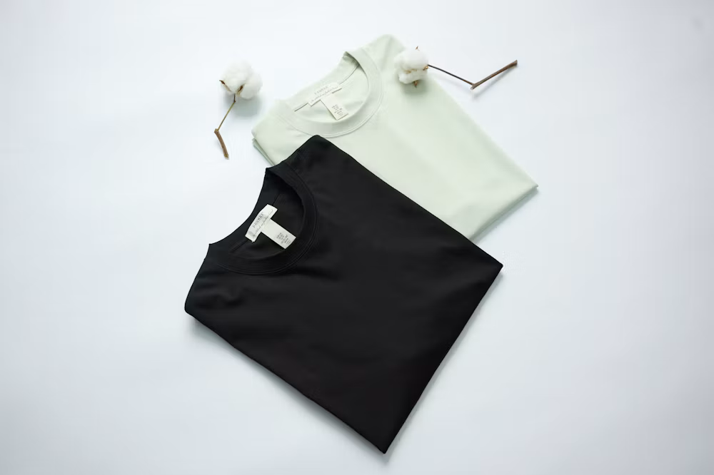 Oversized vs Regular Fit T-Shirts: Which One Should You Choose? Photo 1759572095317 3a96f9a98e2b